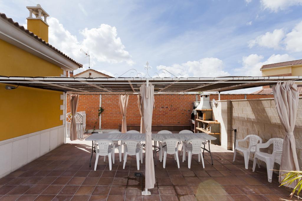 Villa Tiara Vacaciones Nava de la Asuncion Exterior foto