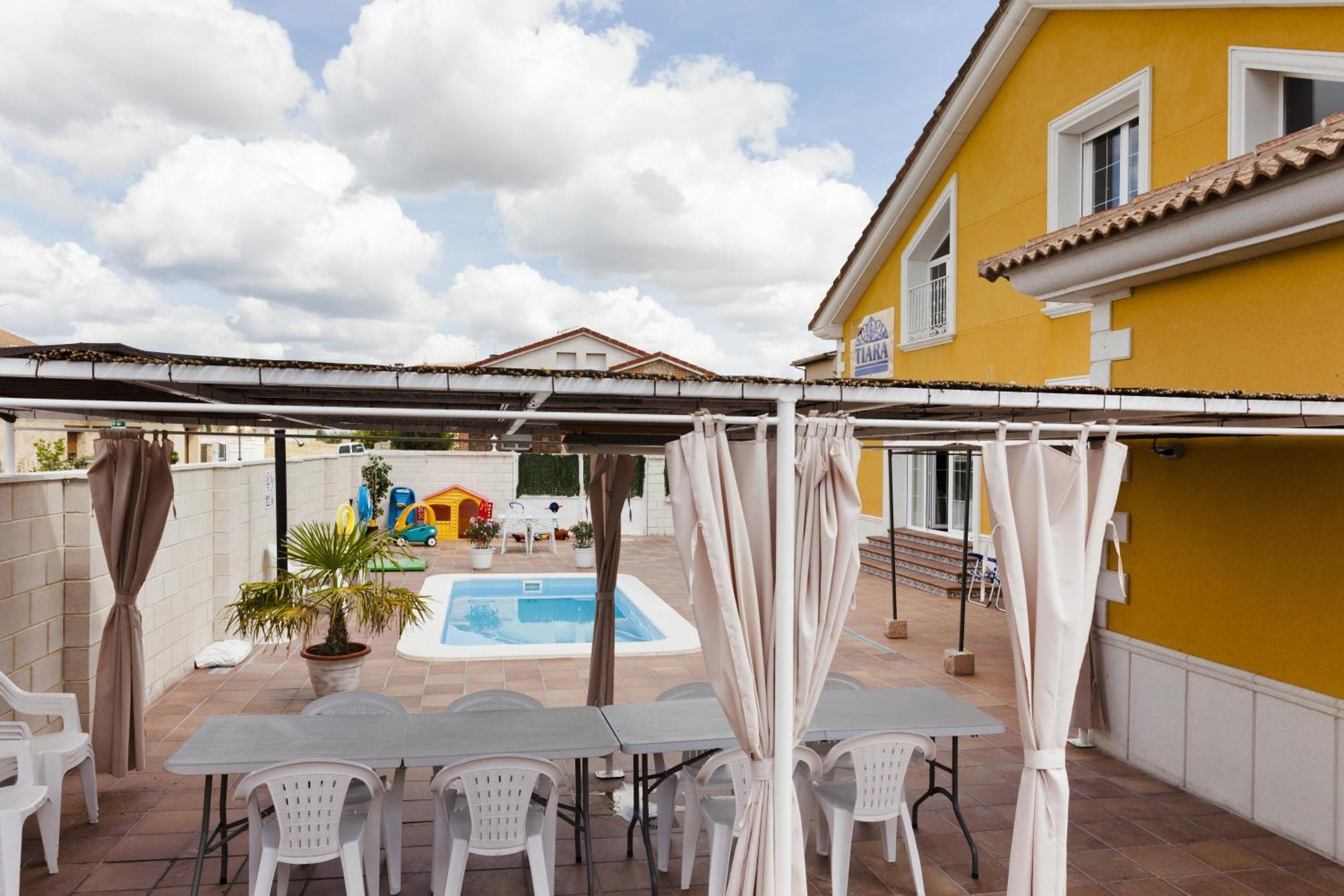 Villa Tiara Vacaciones Nava de la Asuncion Exterior foto